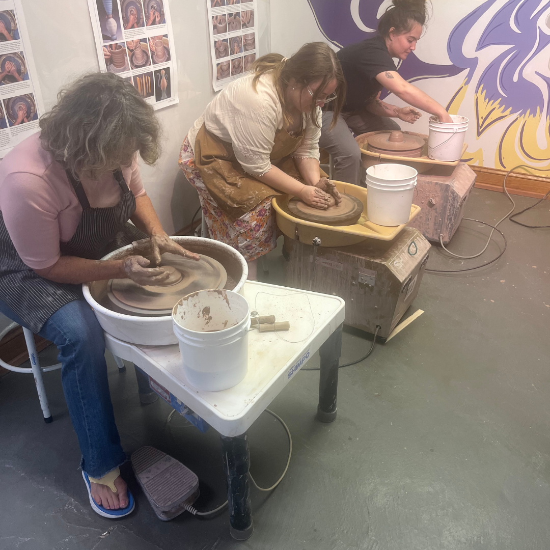 Women using the potters wheel 